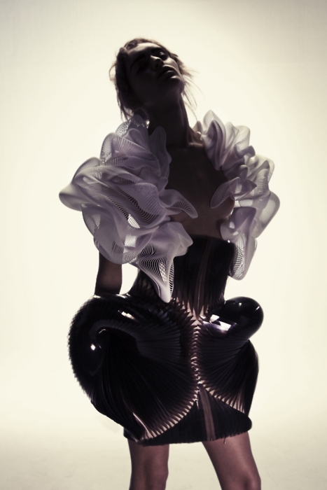 iris van herpen 6
