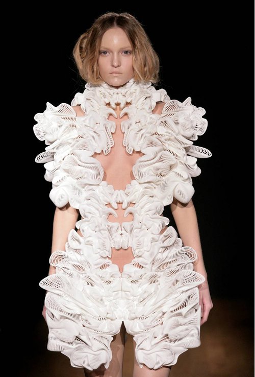 Iris van Herpen - Escapism