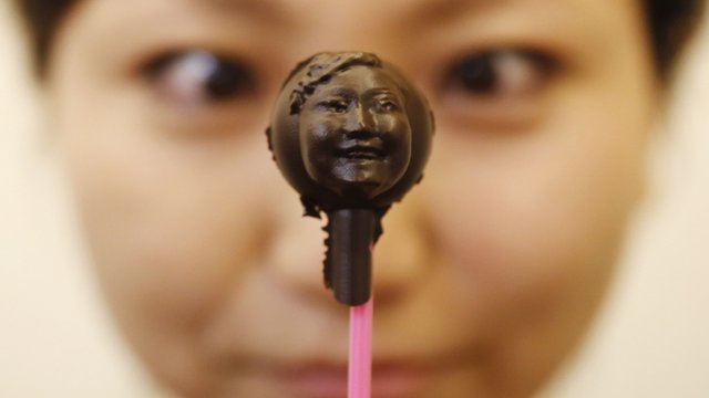 Chocolate face in 3D